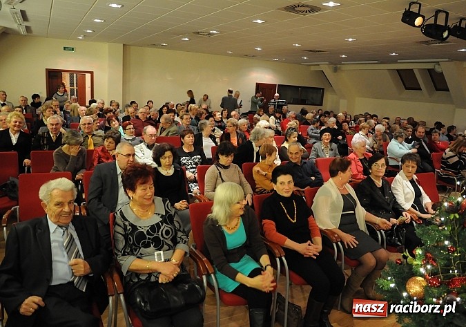 Zdjęcie w galerii na portalu naszraciborz.pl: Z wesołą nowiną - biesiada wigilijna na zamku wiadomości z regionu