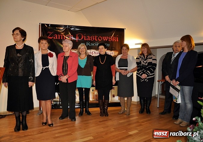 Zdjęcie w galerii na portalu naszraciborz.pl: Z wesołą nowiną - biesiada wigilijna na zamku wiadomości z regionu