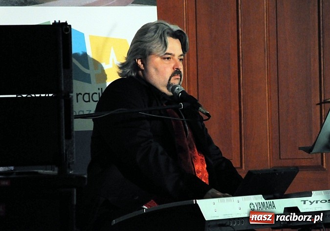 Zdjęcie w galerii na portalu naszraciborz.pl: Z wesołą nowiną - biesiada wigilijna na zamku wiadomości z regionu