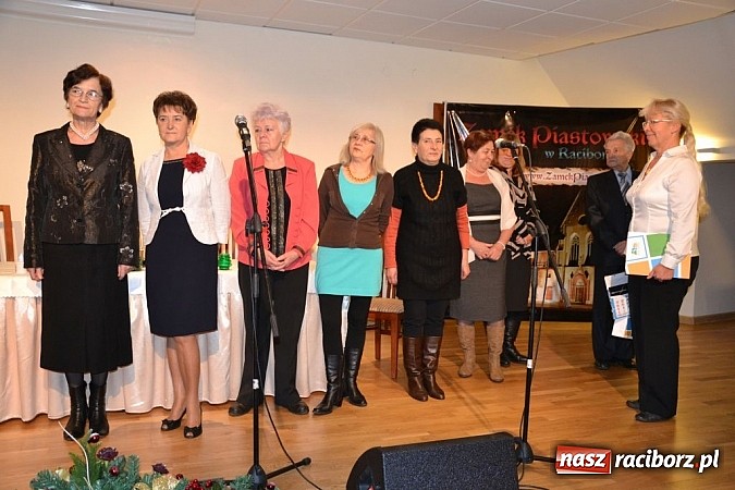 Zdjęcie w galerii na portalu naszraciborz.pl: Z wesołą nowiną - biesiada wigilijna na zamku wiadomości z regionu