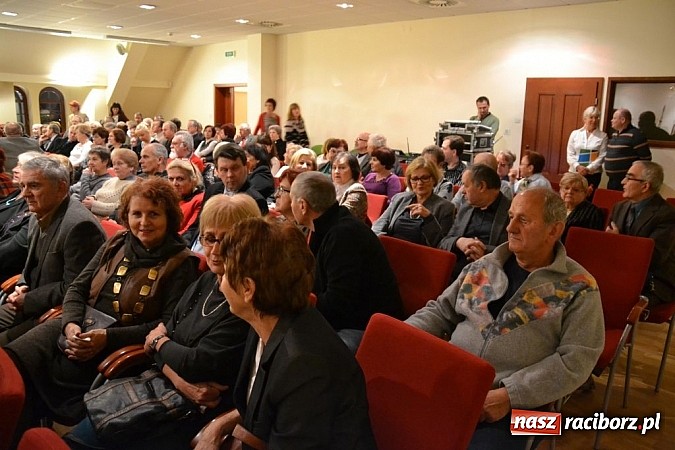 Zdjęcie w galerii na portalu naszraciborz.pl: Z wesołą nowiną - biesiada wigilijna na zamku wiadomości z regionu