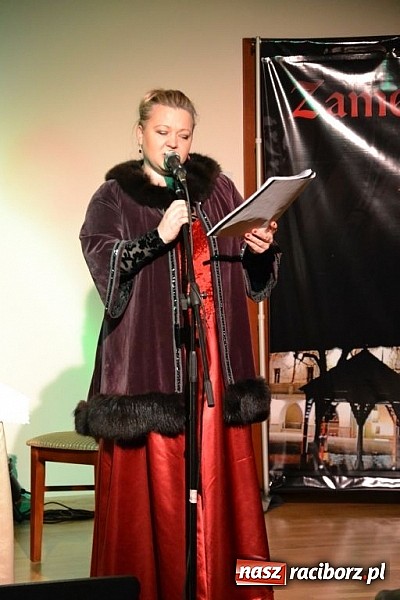 Zdjęcie w galerii na portalu naszraciborz.pl: Z wesołą nowiną - biesiada wigilijna na zamku wiadomości z regionu