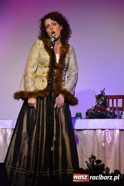 Zdjęcie w galerii na portalu naszraciborz.pl: Z wesołą nowiną - biesiada wigilijna na zamku wiadomości z regionu