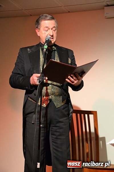 Zdjęcie w galerii na portalu naszraciborz.pl: Z wesołą nowiną - biesiada wigilijna na zamku wiadomości z regionu