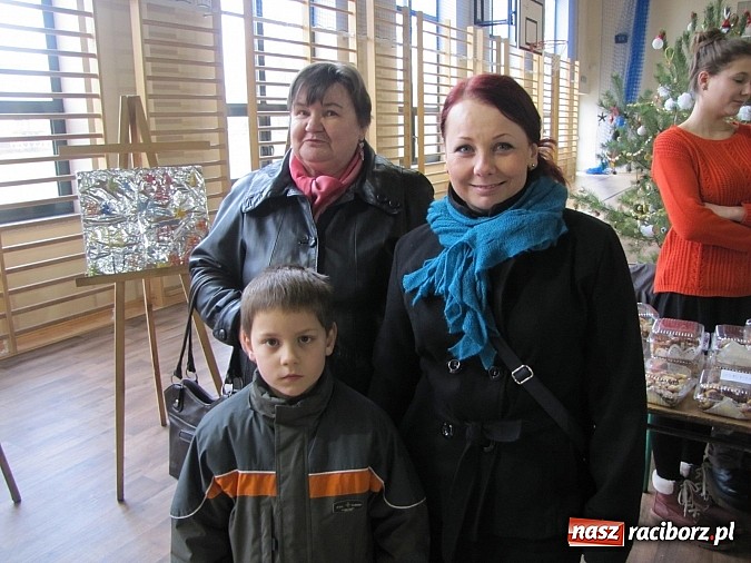 Zdjęcie w galerii na portalu naszraciborz.pl: Kiermasz w Rudach. Niech was prowadzą dobre anioły wiadomości z regionu