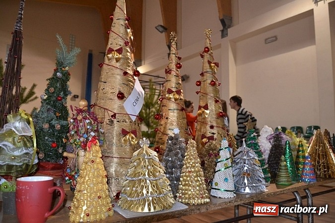 Zdjęcie w galerii na portalu naszraciborz.pl: Kiermasz w Rudach. Niech was prowadzą dobre anioły wiadomości z regionu