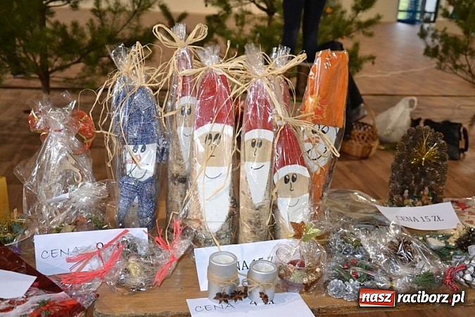 Zdjęcie w galerii na portalu naszraciborz.pl: Kiermasz w Rudach. Niech was prowadzą dobre anioły wiadomości z regionu