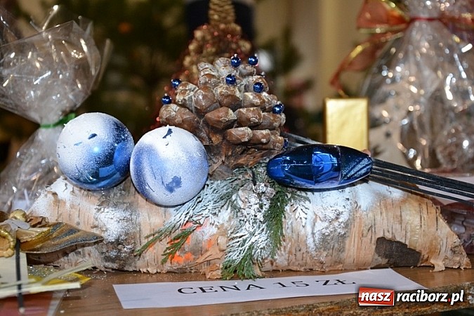 Zdjęcie w galerii na portalu naszraciborz.pl: Kiermasz w Rudach. Niech was prowadzą dobre anioły wiadomości z regionu