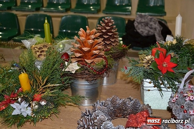 Zdjęcie w galerii na portalu naszraciborz.pl: Kiermasz w Rudach. Niech was prowadzą dobre anioły wiadomości z regionu