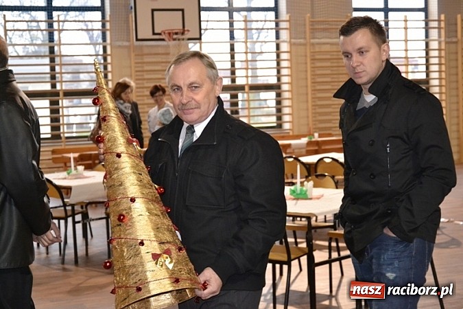 Zdjęcie w galerii na portalu naszraciborz.pl: Kiermasz w Rudach. Niech was prowadzą dobre anioły wiadomości z regionu