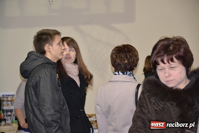 Zdjęcie w galerii na portalu naszraciborz.pl: Kiermasz w Rudach. Niech was prowadzą dobre anioły wiadomości z regionu