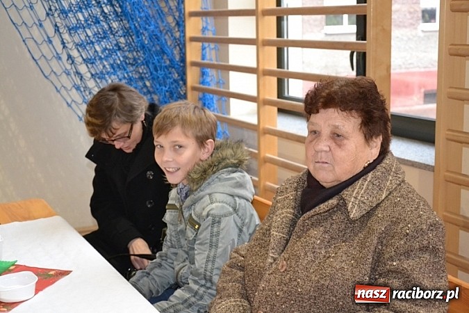 Zdjęcie w galerii na portalu naszraciborz.pl: Kiermasz w Rudach. Niech was prowadzą dobre anioły wiadomości z regionu