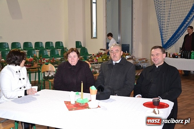 Zdjęcie w galerii na portalu naszraciborz.pl: Kiermasz w Rudach. Niech was prowadzą dobre anioły wiadomości z regionu