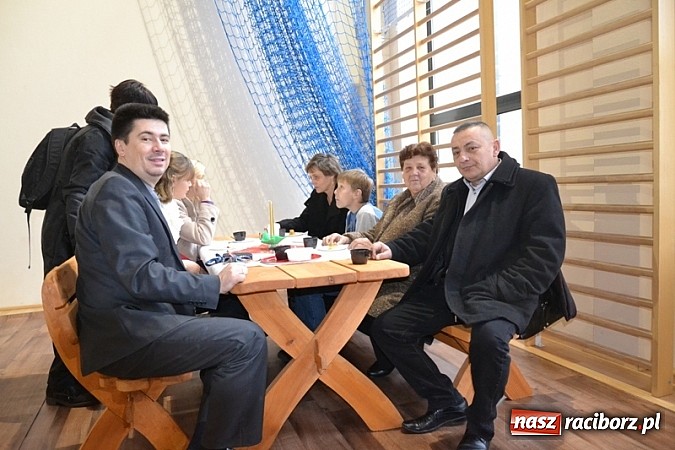 Zdjęcie w galerii na portalu naszraciborz.pl: Kiermasz w Rudach. Niech was prowadzą dobre anioły wiadomości z regionu