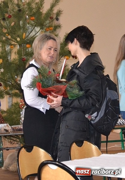 Zdjęcie w galerii na portalu naszraciborz.pl: Kiermasz w Rudach. Niech was prowadzą dobre anioły wiadomości z regionu