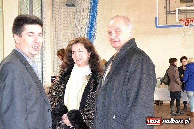 Zdjęcie w galerii na portalu naszraciborz.pl: Kiermasz w Rudach. Niech was prowadzą dobre anioły wiadomości z regionu