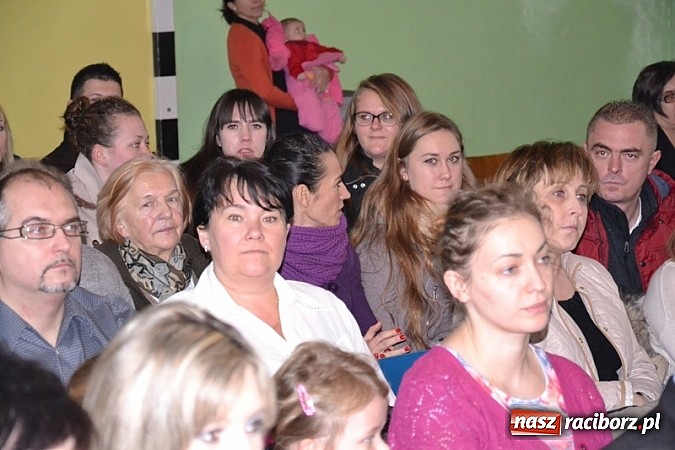 Zdjęcie w galerii na portalu naszraciborz.pl: Kiermasz w Rudach. Niech was prowadzą dobre anioły wiadomości z regionu