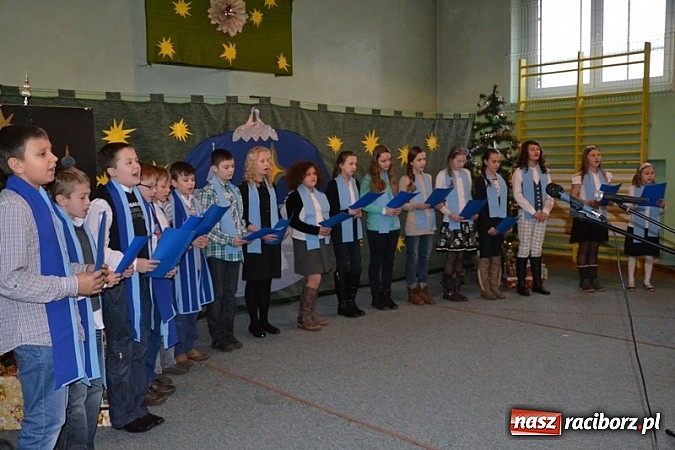 Zdjęcie w galerii na portalu naszraciborz.pl: Kiermasz w Rudach. Niech was prowadzą dobre anioły wiadomości z regionu