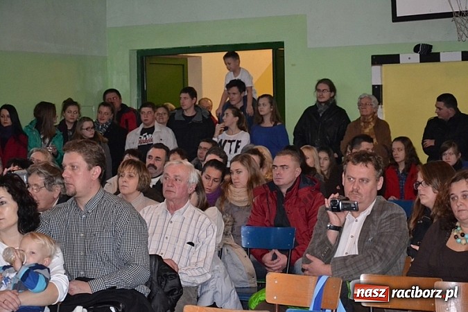 Zdjęcie w galerii na portalu naszraciborz.pl: Kiermasz w Rudach. Niech was prowadzą dobre anioły wiadomości z regionu