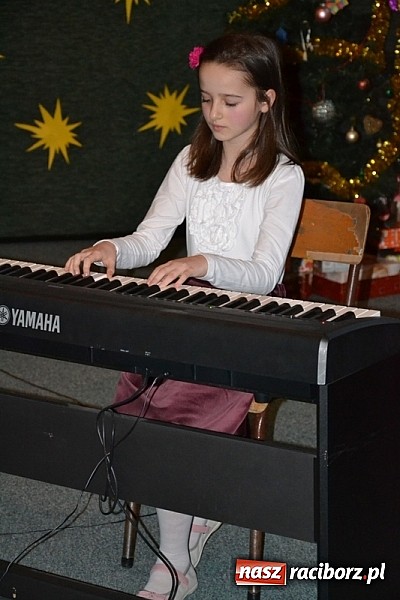 Zdjęcie w galerii na portalu naszraciborz.pl: Kiermasz w Rudach. Niech was prowadzą dobre anioły wiadomości z regionu