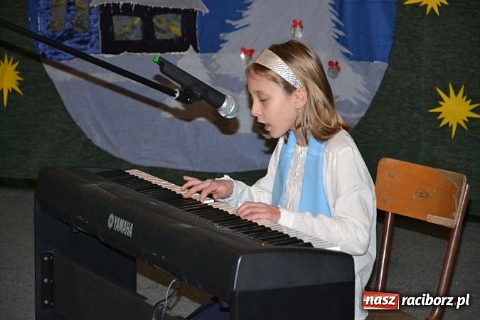 Zdjęcie w galerii na portalu naszraciborz.pl: Kiermasz w Rudach. Niech was prowadzą dobre anioły wiadomości z regionu