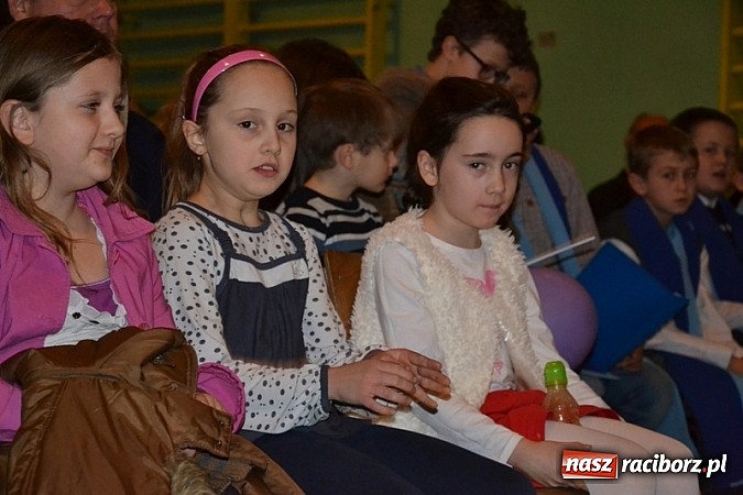 Zdjęcie w galerii na portalu naszraciborz.pl: Kiermasz w Rudach. Niech was prowadzą dobre anioły wiadomości z regionu