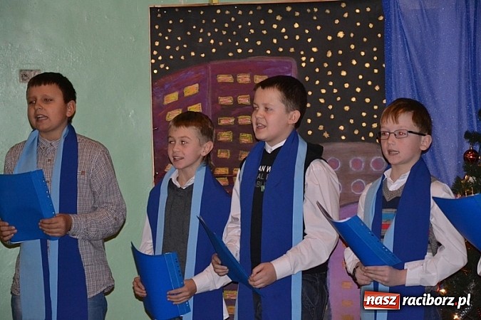 Zdjęcie w galerii na portalu naszraciborz.pl: Kiermasz w Rudach. Niech was prowadzą dobre anioły wiadomości z regionu