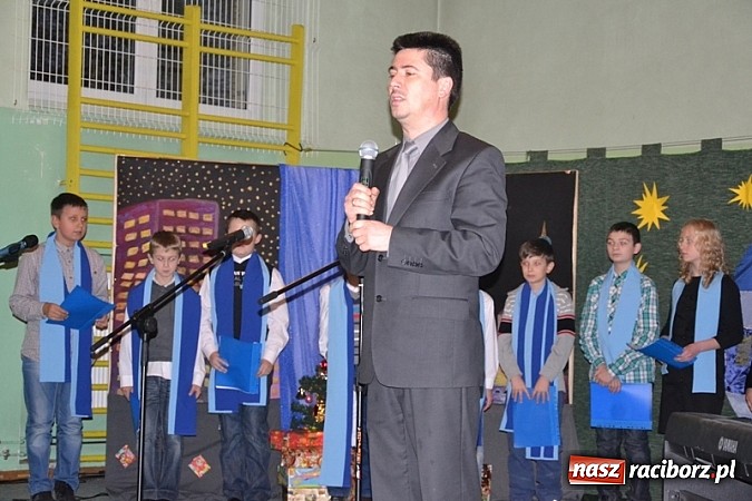 Zdjęcie w galerii na portalu naszraciborz.pl: Kiermasz w Rudach. Niech was prowadzą dobre anioły wiadomości z regionu