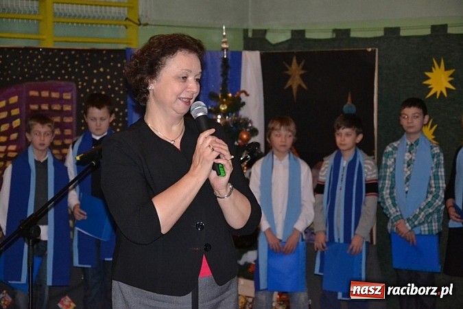 Zdjęcie w galerii na portalu naszraciborz.pl: Kiermasz w Rudach. Niech was prowadzą dobre anioły wiadomości z regionu