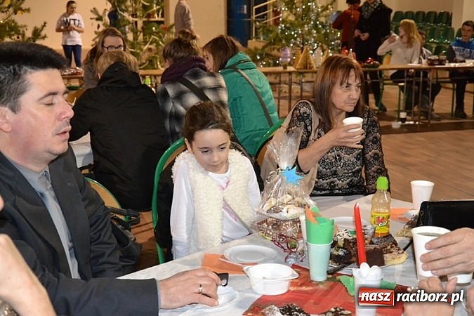 Zdjęcie w galerii na portalu naszraciborz.pl: Kiermasz w Rudach. Niech was prowadzą dobre anioły wiadomości z regionu