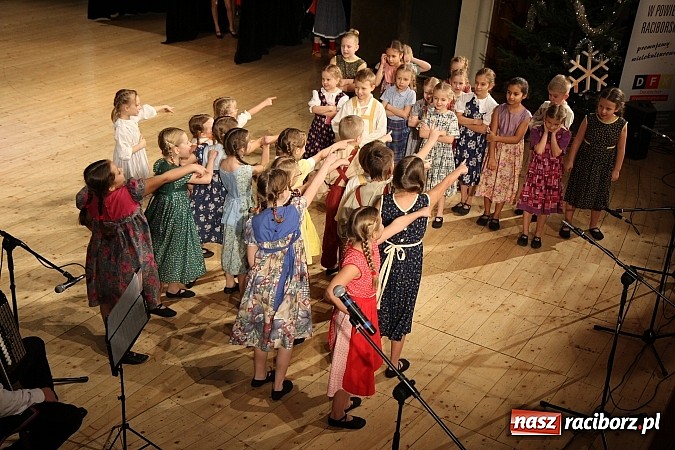 Zdjęcie w galerii na portalu naszraciborz.pl: Arabeska, Aksebara i Łężczok w RCK-u wiadomości z regionu