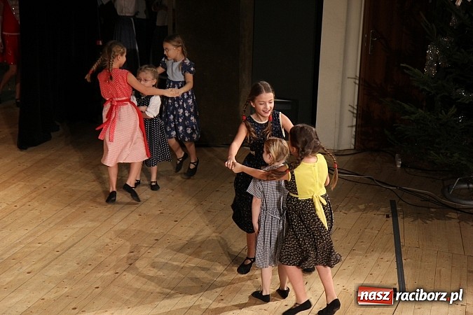 Zdjęcie w galerii na portalu naszraciborz.pl: Arabeska, Aksebara i Łężczok w RCK-u wiadomości z regionu