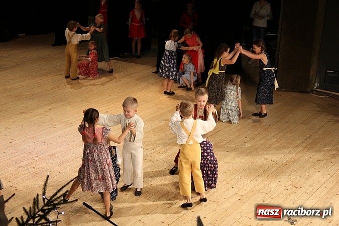 Zdjęcie w galerii na portalu naszraciborz.pl: Arabeska, Aksebara i Łężczok w RCK-u wiadomości z regionu