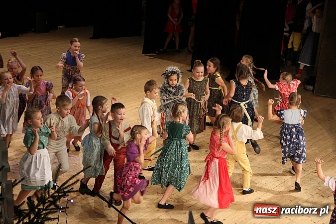 Zdjęcie w galerii na portalu naszraciborz.pl: Arabeska, Aksebara i Łężczok w RCK-u wiadomości z regionu