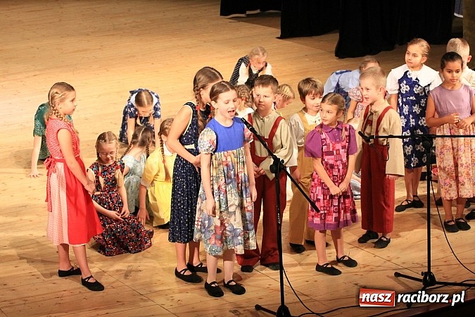 Zdjęcie w galerii na portalu naszraciborz.pl: Arabeska, Aksebara i Łężczok w RCK-u wiadomości z regionu