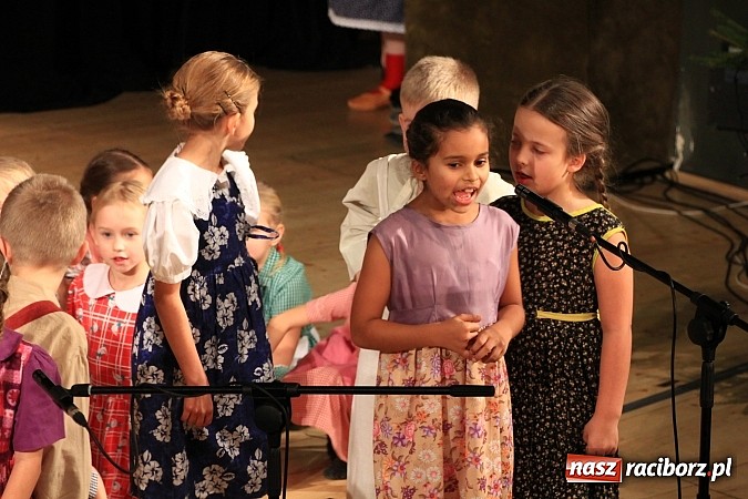 Zdjęcie w galerii na portalu naszraciborz.pl: Arabeska, Aksebara i Łężczok w RCK-u wiadomości z regionu