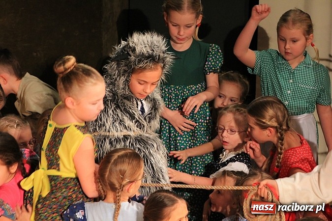 Zdjęcie w galerii na portalu naszraciborz.pl: Arabeska, Aksebara i Łężczok w RCK-u wiadomości z regionu