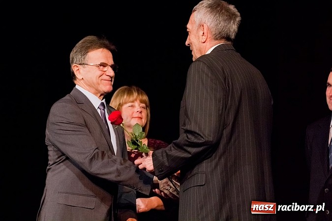 Zdjęcie w galerii na portalu naszraciborz.pl: Medale UNITAS IN VERITATE wręczone wiadomości z regionu