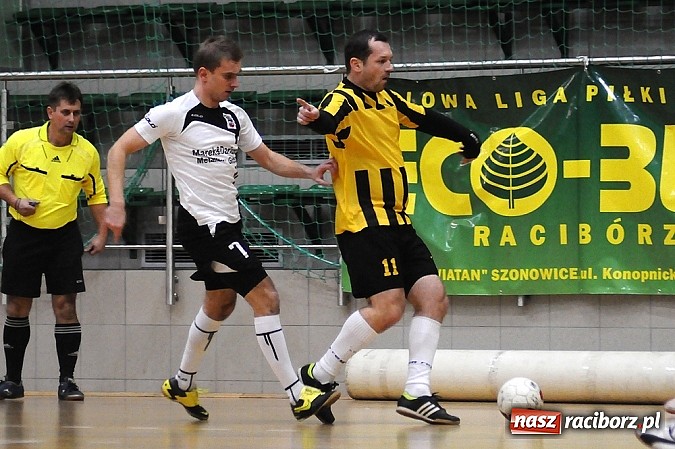 Zdjęcie w galerii na portalu naszraciborz.pl: Halowa Liga Piłki Nożnej: Zwycięstwa faworytów wiadomości z regionu