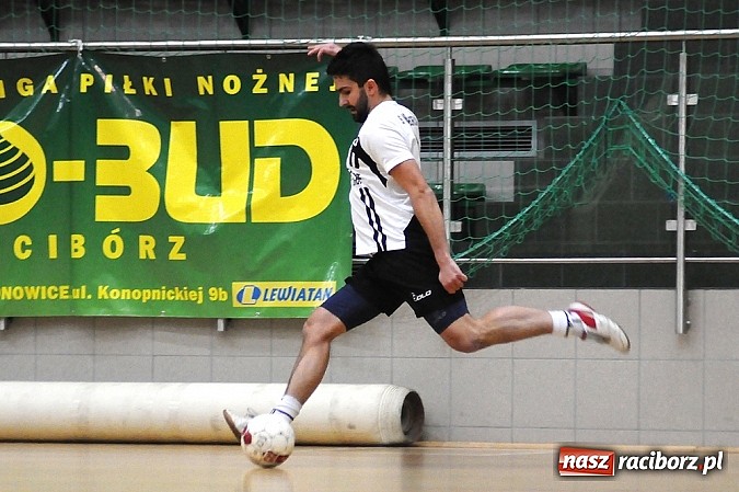 Zdjęcie w galerii na portalu naszraciborz.pl: Halowa Liga Piłki Nożnej: Zwycięstwa faworytów wiadomości z regionu