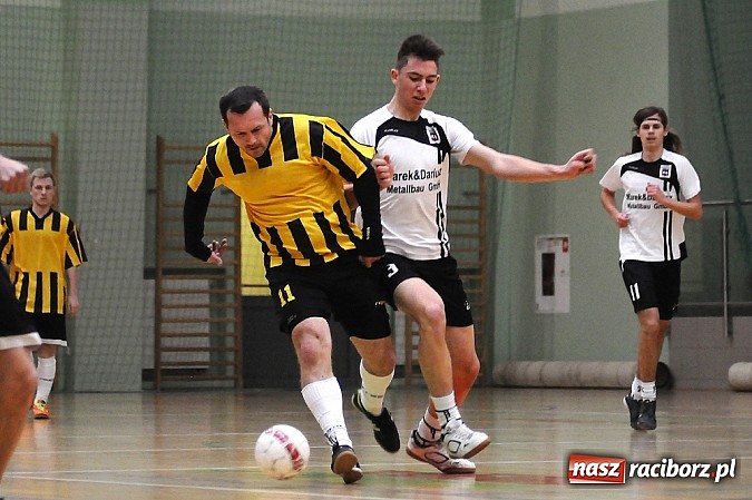 Zdjęcie w galerii na portalu naszraciborz.pl: Halowa Liga Piłki Nożnej: Zwycięstwa faworytów wiadomości z regionu