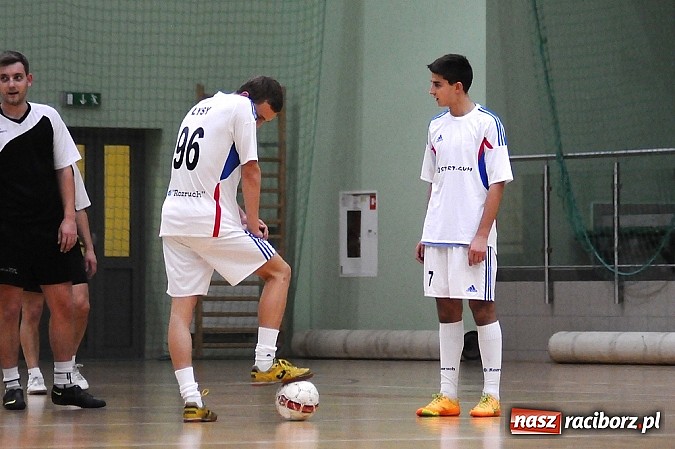 Zdjęcie w galerii na portalu naszraciborz.pl: Halowa Liga Piłki Nożnej: Zwycięstwa faworytów wiadomości z regionu