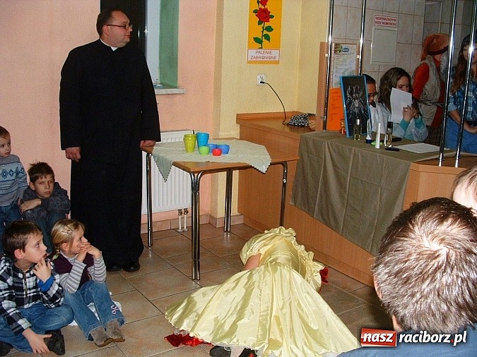 Zdjęcie w galerii na portalu naszraciborz.pl: Spotkanie z Mikołajem w raciborskim Caritasie wiadomości z regionu