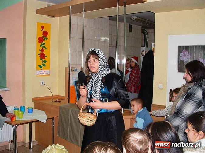 Zdjęcie w galerii na portalu naszraciborz.pl: Spotkanie z Mikołajem w raciborskim Caritasie wiadomości z regionu