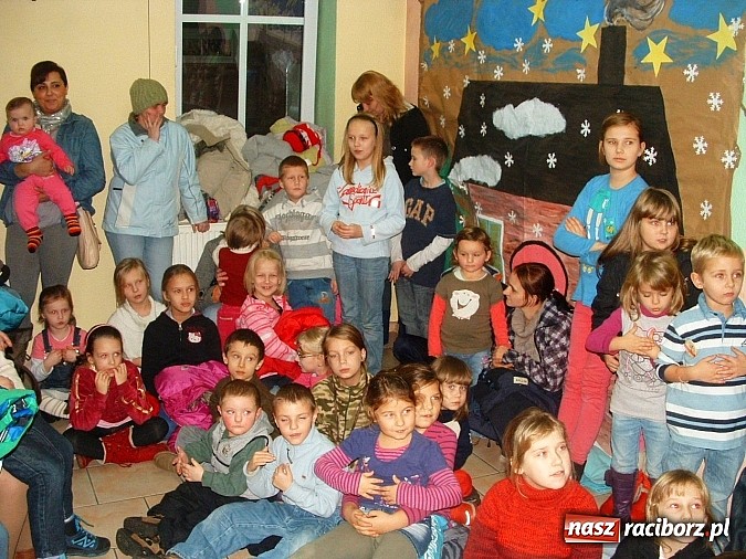 Zdjęcie w galerii na portalu naszraciborz.pl: Spotkanie z Mikołajem w raciborskim Caritasie wiadomości z regionu