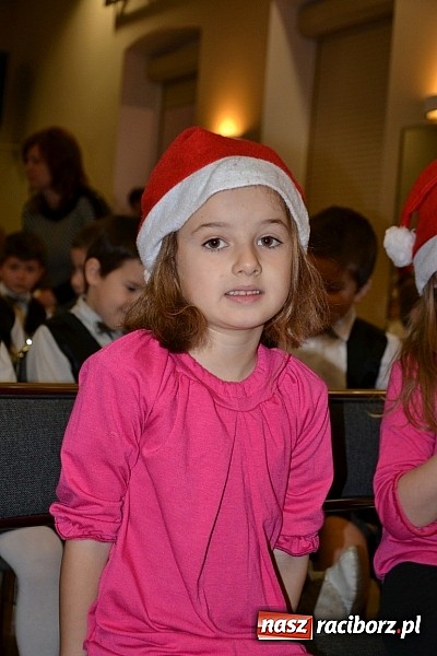 Zdjęcie w galerii na portalu naszraciborz.pl: IX Gminny Przegląd Kolęd i Pastorałek w Centrum Kultury w Tworkowie wiadomości z regionu