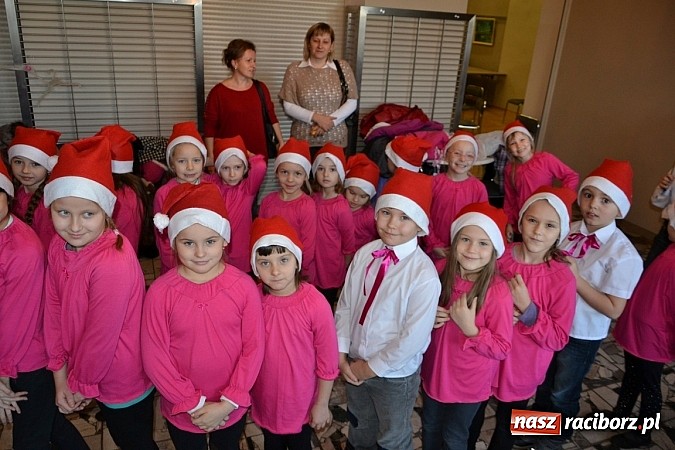 Zdjęcie w galerii na portalu naszraciborz.pl: IX Gminny Przegląd Kolęd i Pastorałek w Centrum Kultury w Tworkowie wiadomości z regionu