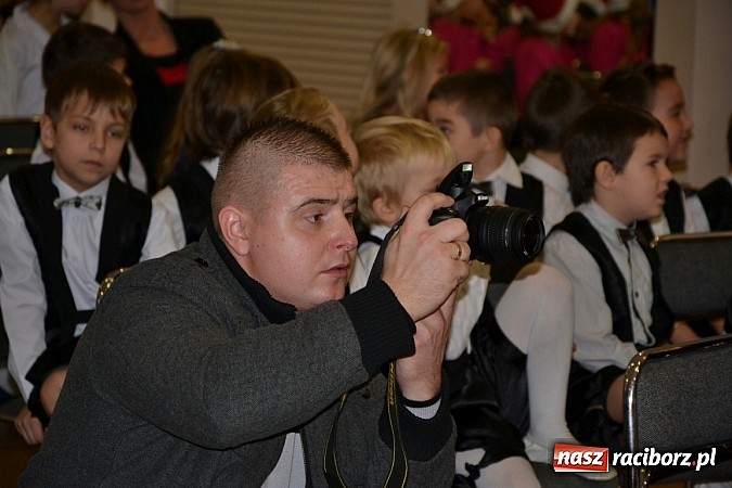 Zdjęcie w galerii na portalu naszraciborz.pl: IX Gminny Przegląd Kolęd i Pastorałek w Centrum Kultury w Tworkowie wiadomości z regionu