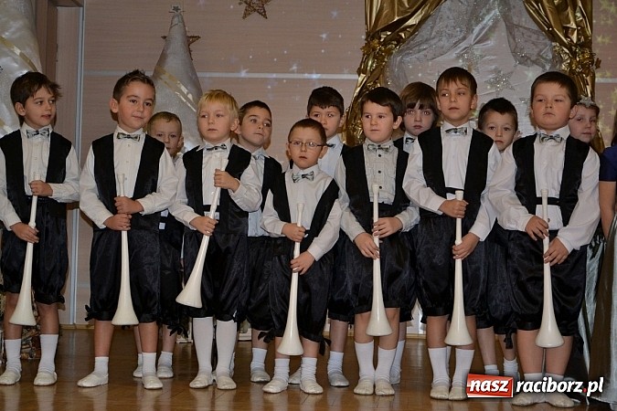Zdjęcie w galerii na portalu naszraciborz.pl: IX Gminny Przegląd Kolęd i Pastorałek w Centrum Kultury w Tworkowie wiadomości z regionu