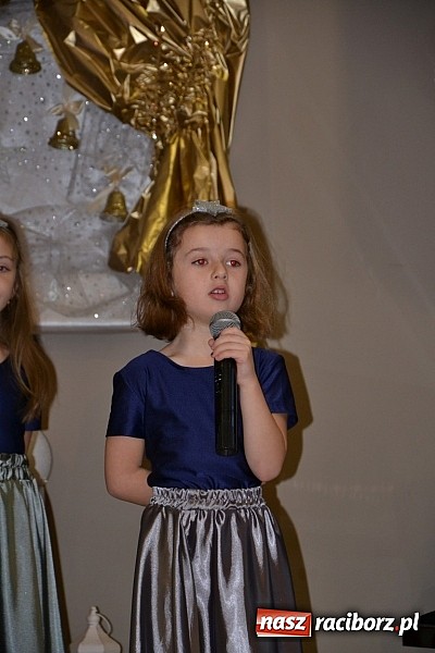 Zdjęcie w galerii na portalu naszraciborz.pl: IX Gminny Przegląd Kolęd i Pastorałek w Centrum Kultury w Tworkowie wiadomości z regionu